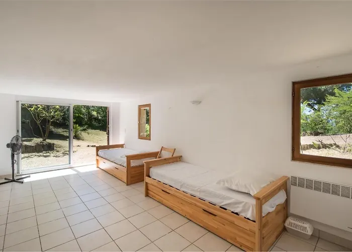 La Pinede - Maison Proche Plages בית נופש